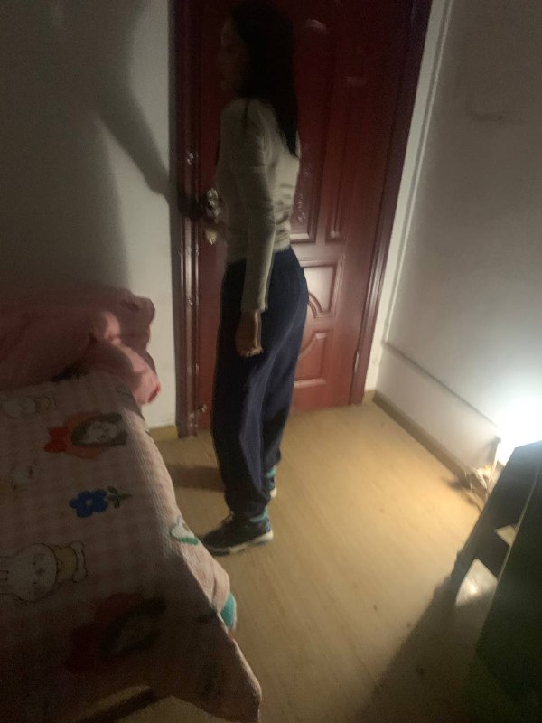 逼很紧，150直接做，就是穿的